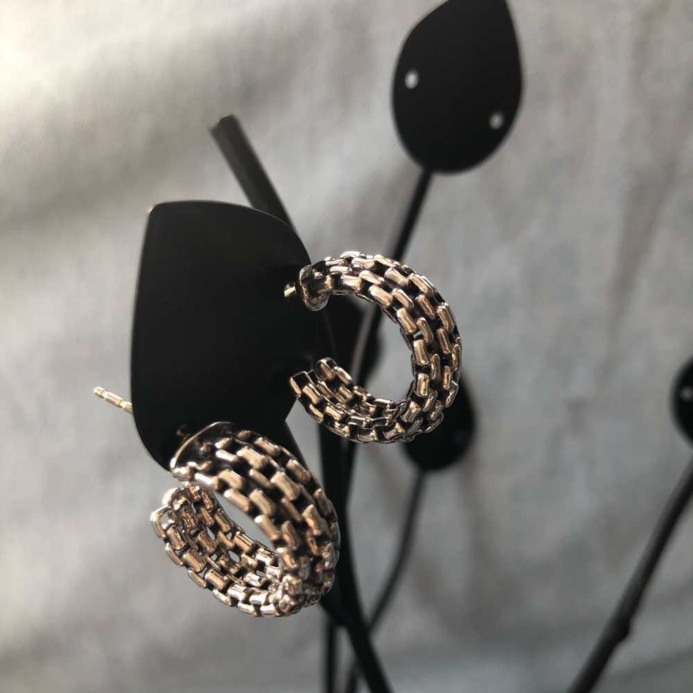 David Yurman sterling silver hoop earring